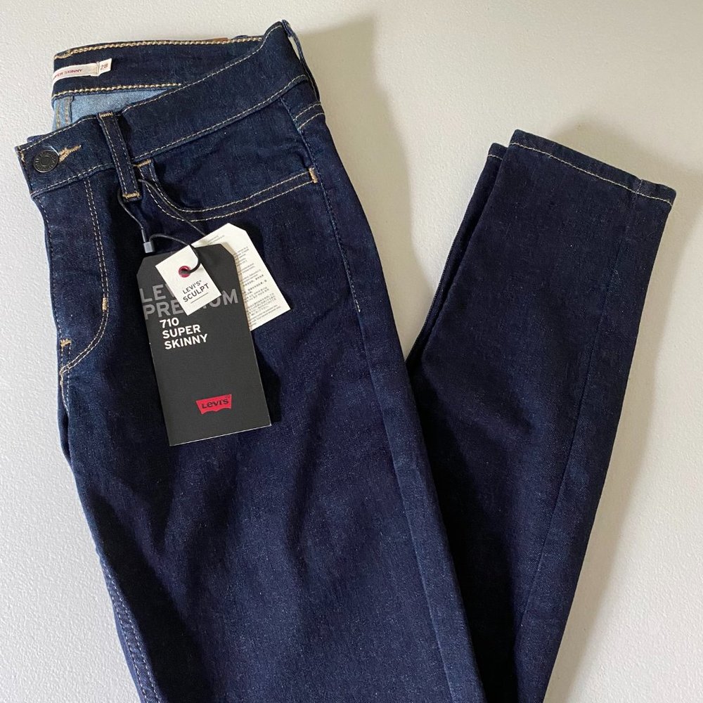 NWT Levi's 710 Super Skinny Jeans